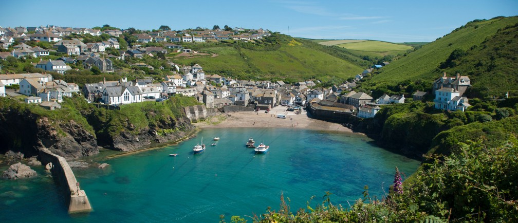 A quiet Cornish harbour village.