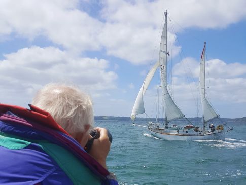 Bill Rowntree photographing Sir Robin on Suhaili, from Alice Rose